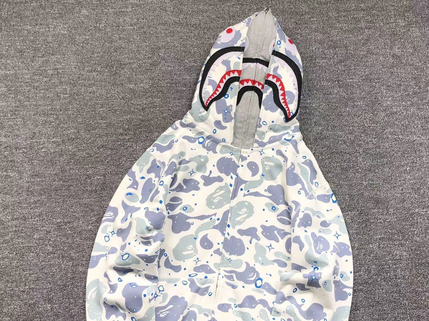 BAPE SPACE CAMO DOUBLE SHARK FULL ZIP HOODIE WHITE Status Shipping