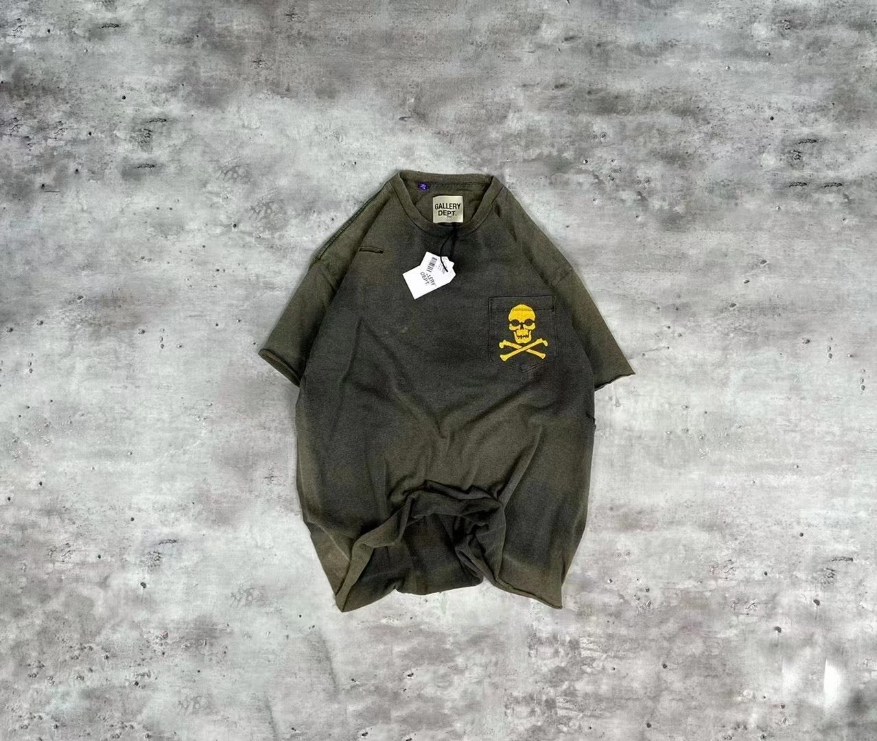 GALLERY DEPT. ZIP TEE Status Shipping