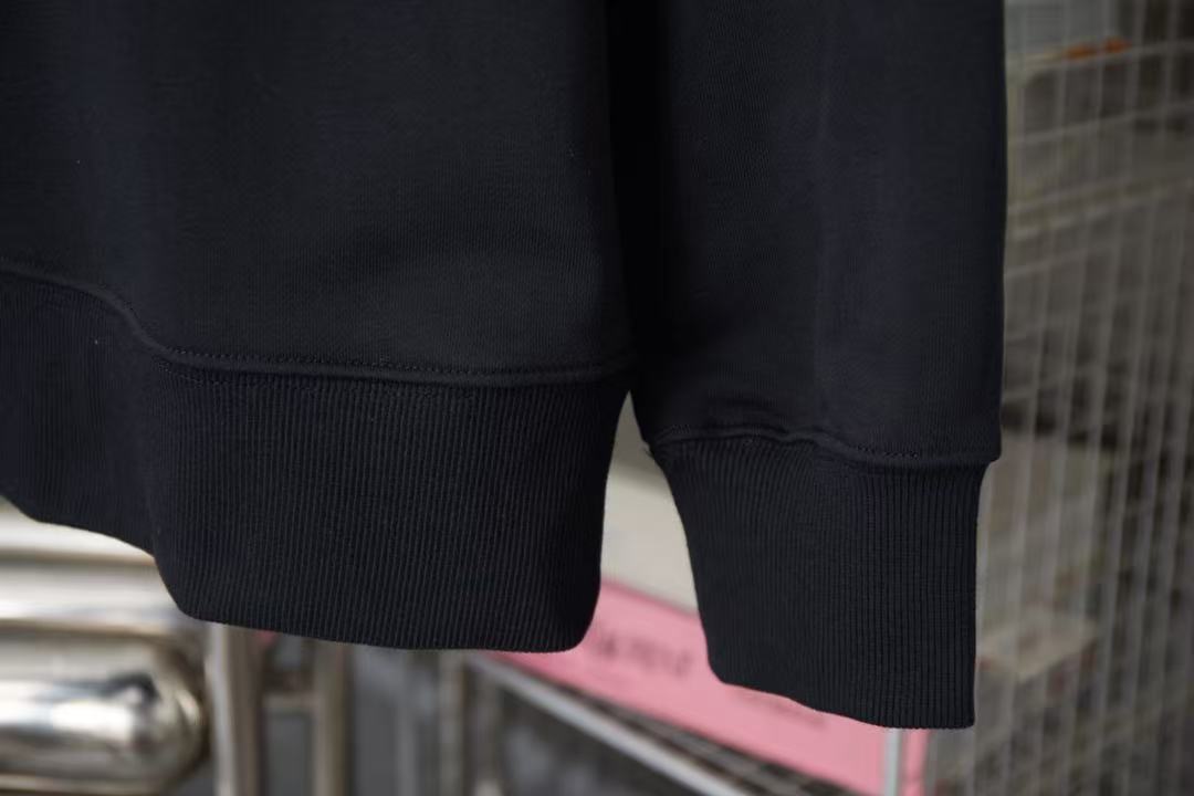 CHROME HEARTS CROSS PATCH SWEATSHIRT BLACK Status Shipping