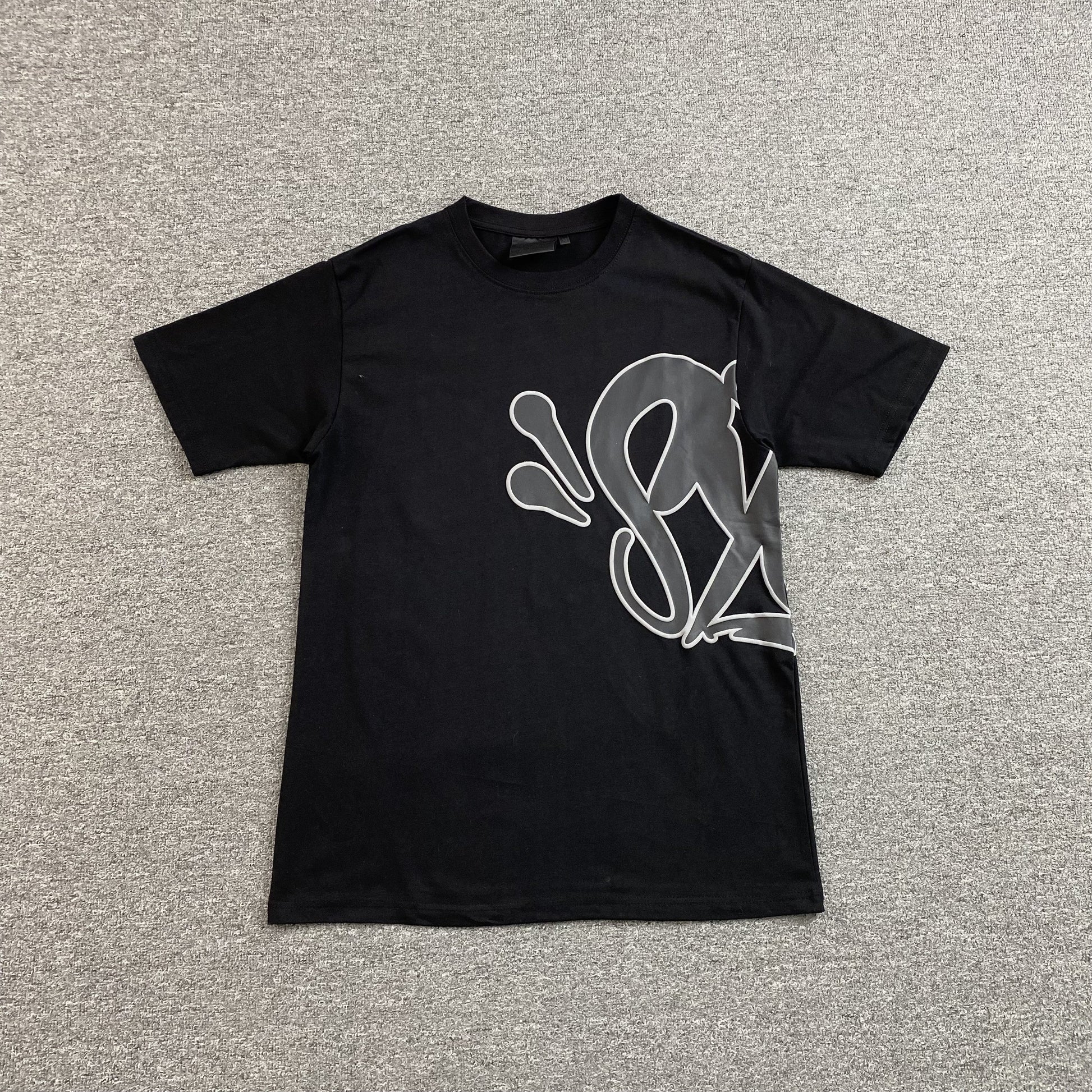 SYNA WORLD T-SHIRT BLACK Status Shipping