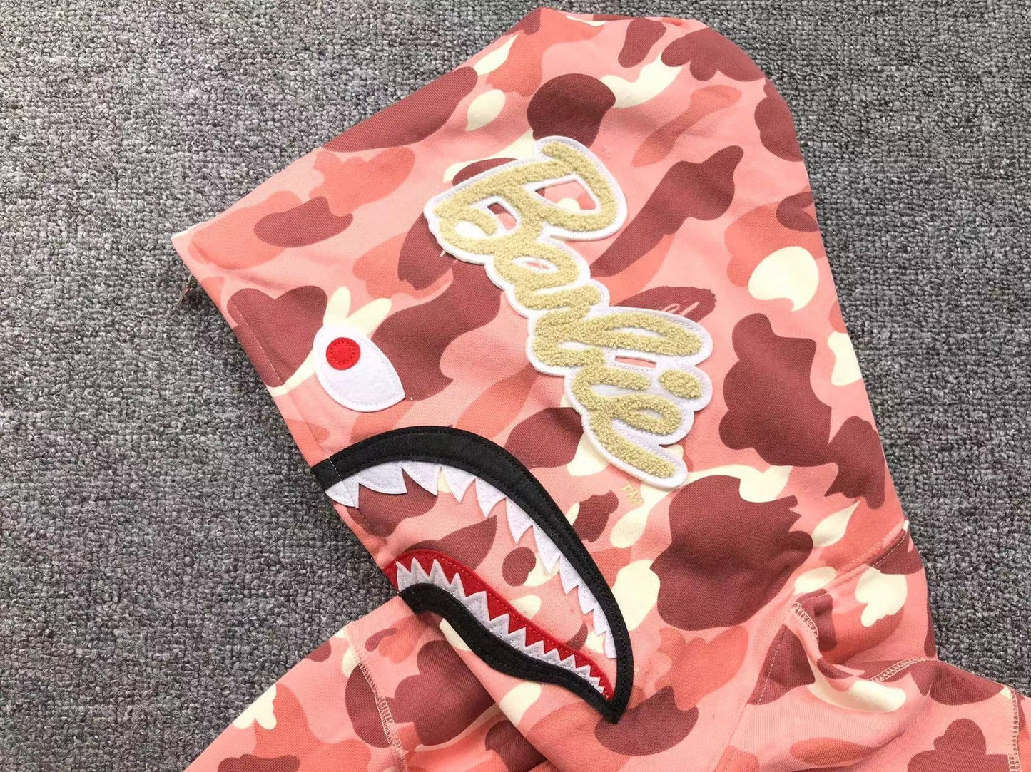 BAPE X BARBIE DOT CAMO SHARK FULL ZIP HOODIE PINK Status Shipping