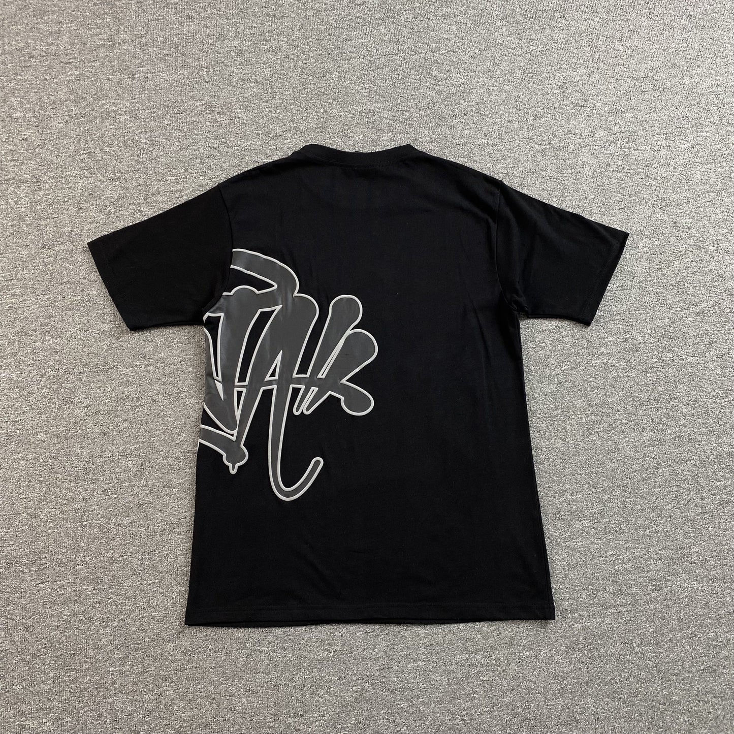 SYNA WORLD T-SHIRT BLACK Status Shipping