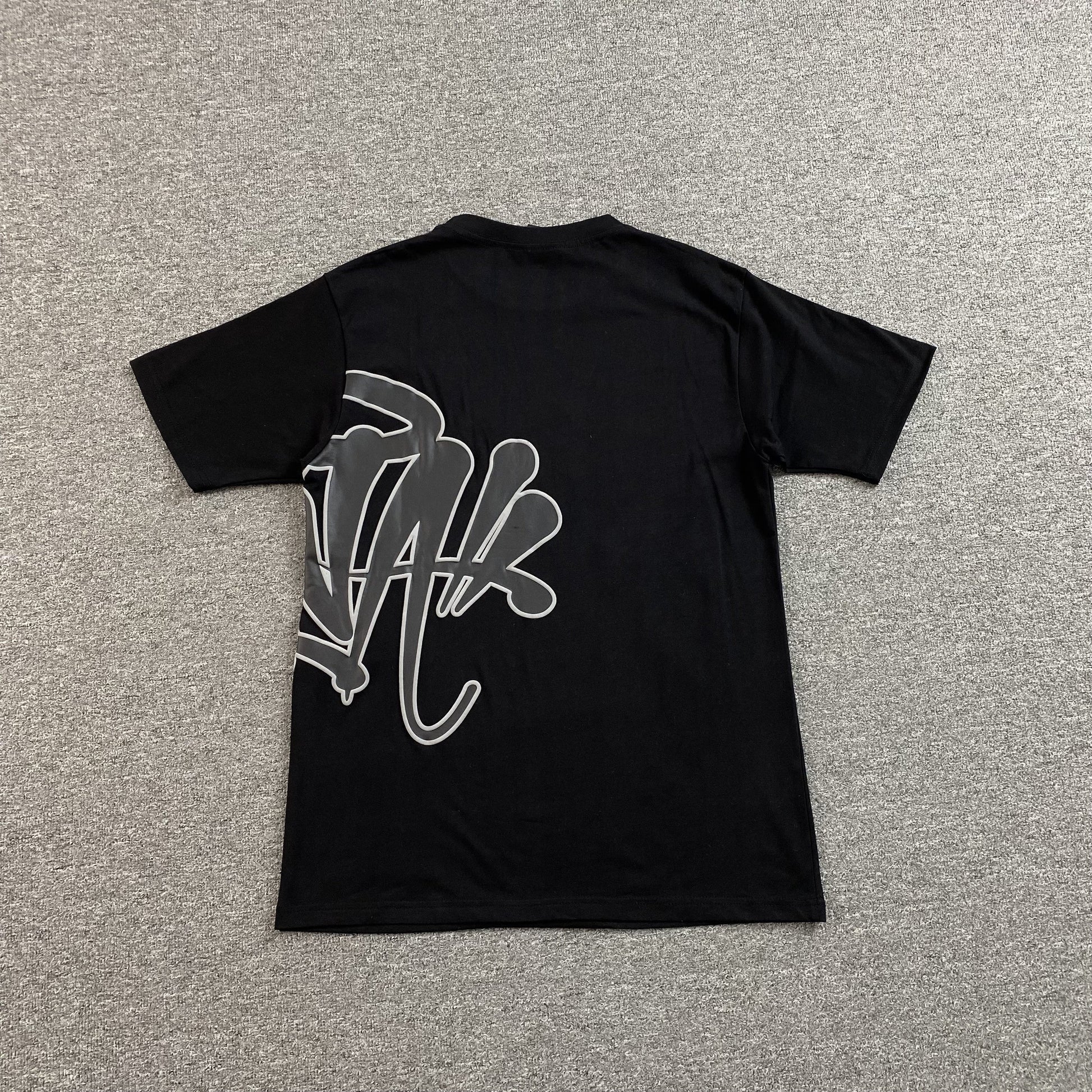 SYNA WORLD T-SHIRT BLACK Status Shipping