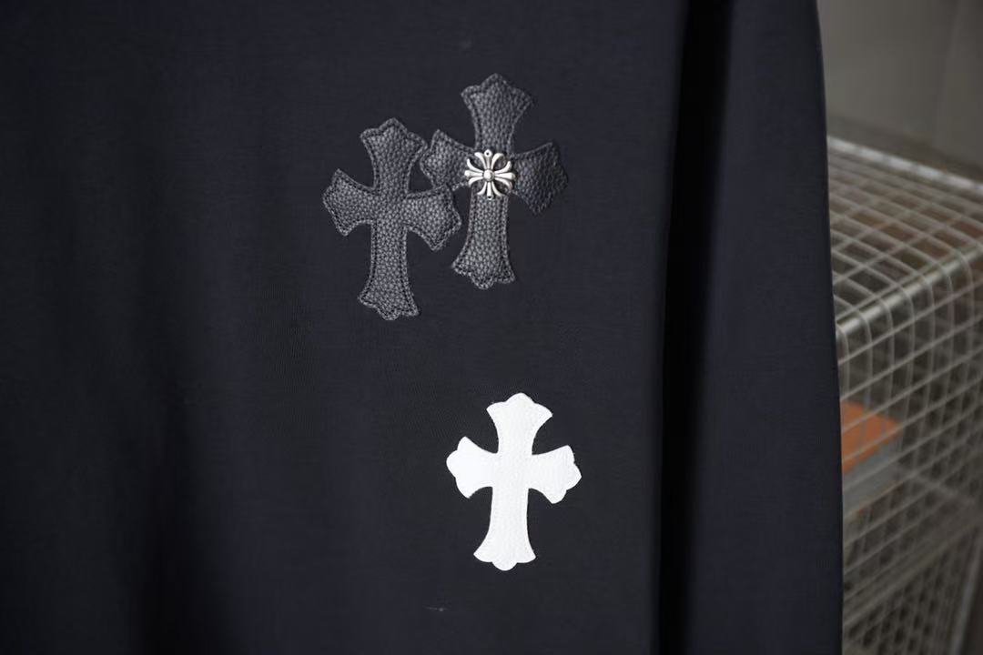 CHROME HEARTS CROSS PATCH SWEATSHIRT BLACK Status Shipping