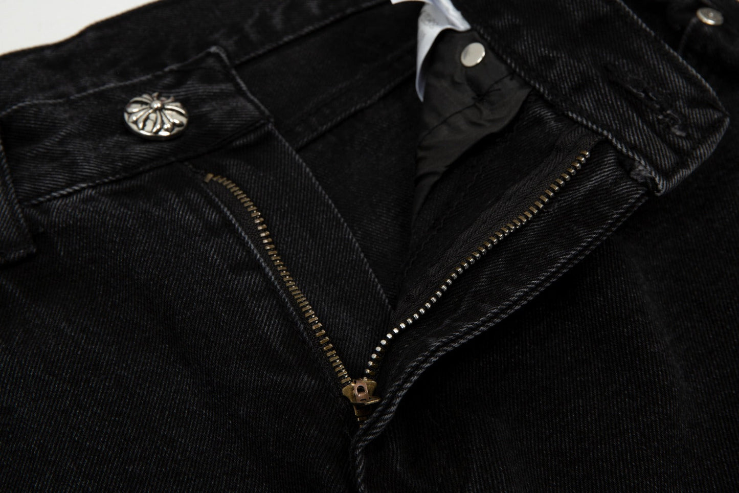 CHROME HEARTS BLACK CROSS PATCH JORTS BLACK Status Shipping