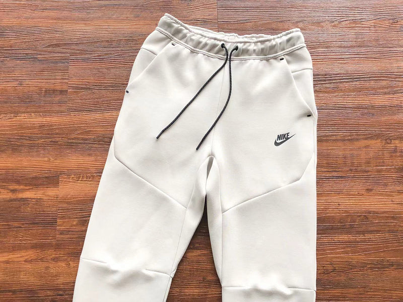 NIKE TECH FLEECE PANTS x CREAMY WHITE My Store