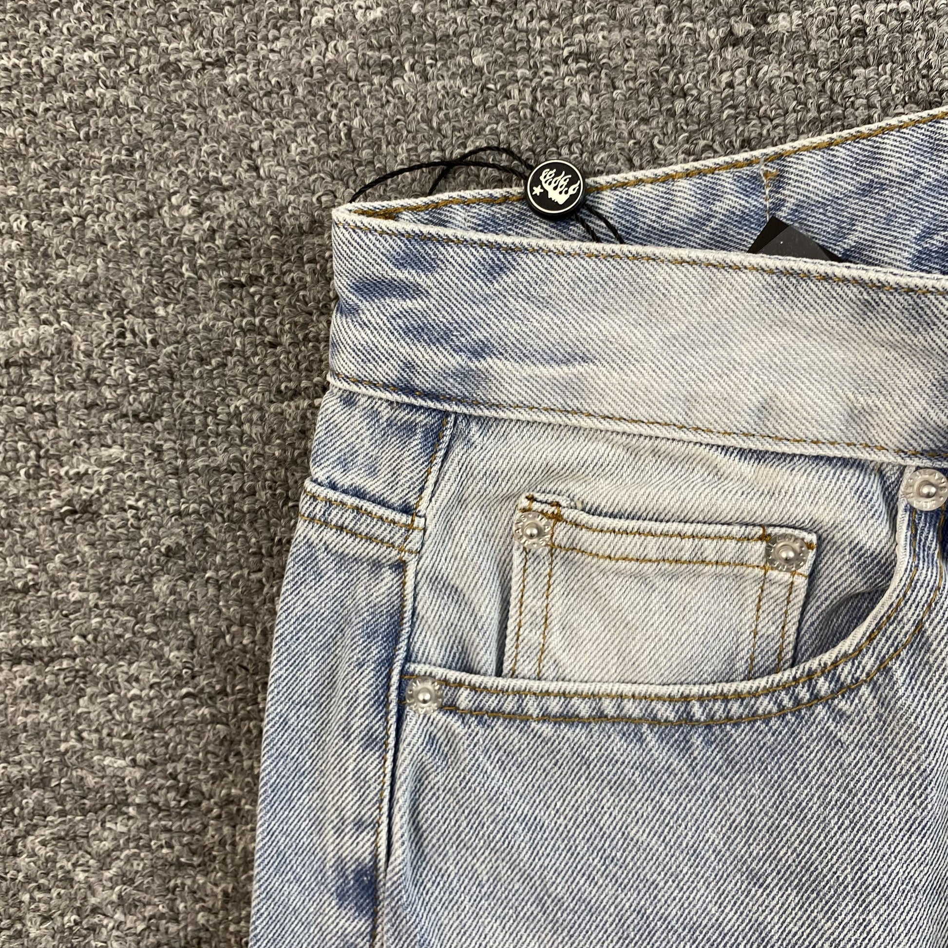 HELLSTAR BLACK FLAME JEANS WASHED BLUE Status Shipping