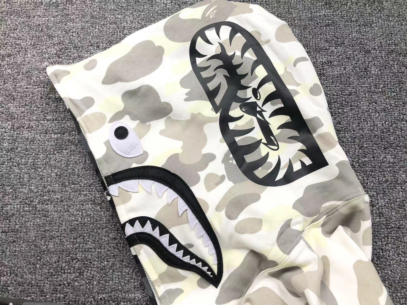 BAPE CITY CAMO HALF SHARK FULL ZIP HOODIE WHITE/BLACK Status Shipping