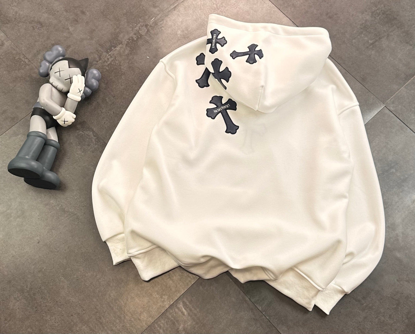 CHROME HEARTS BLACK CROSS PATCH HOODIE WHITE Status Shipping