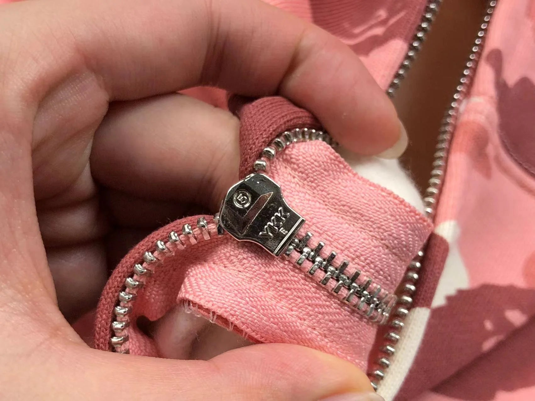 BAPE X BARBIE DOT CAMO SHARK FULL ZIP HOODIE PINK Status Shipping