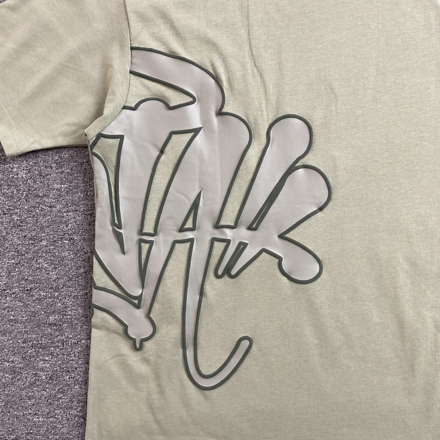 SYNA WORLD T-SHIRT SAGE Status Shipping