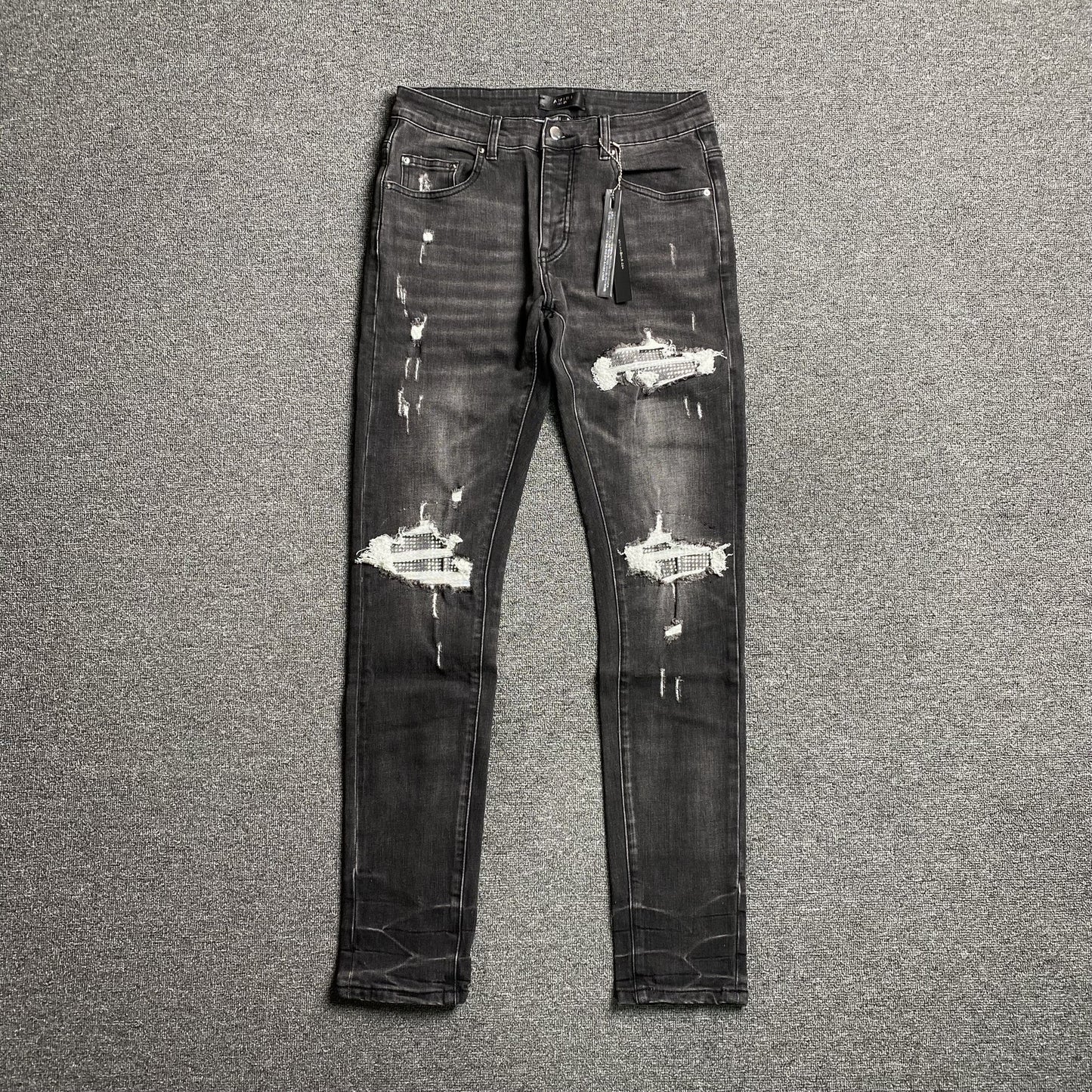 AMIRI SLASH SLIM JEANS Status Shipping