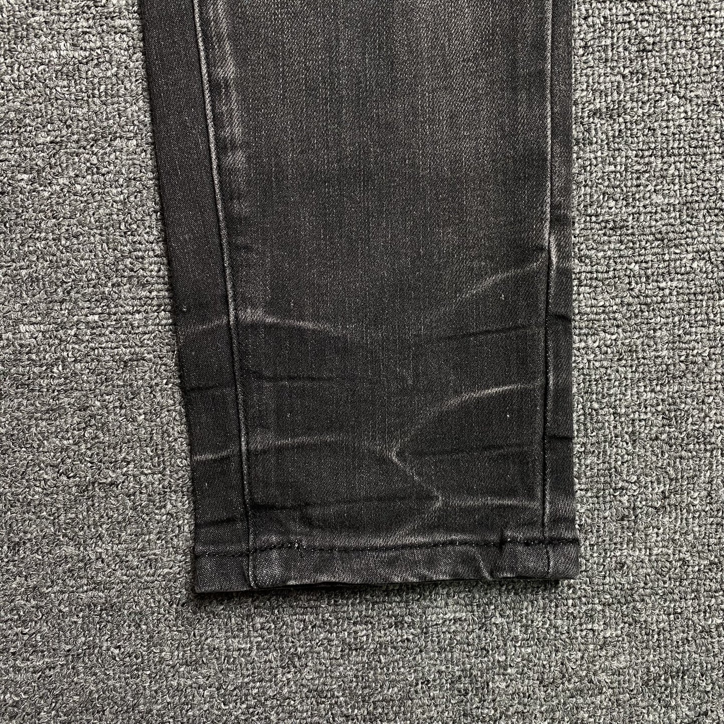 AMIRI SLASH SLIM JEANS Status Shipping