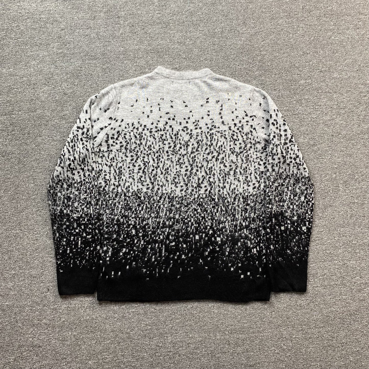 AMIRI STAGGERED GRADIANT CREWNECK GREY Status Shipping