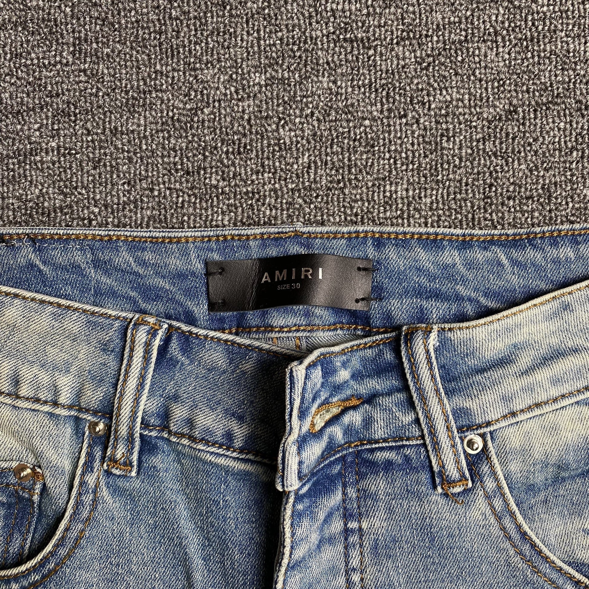 AMIRI VARSITY LOGO JEANS Status Shipping
