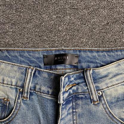 AMIRI VARSITY LOGO JEANS Status Shipping