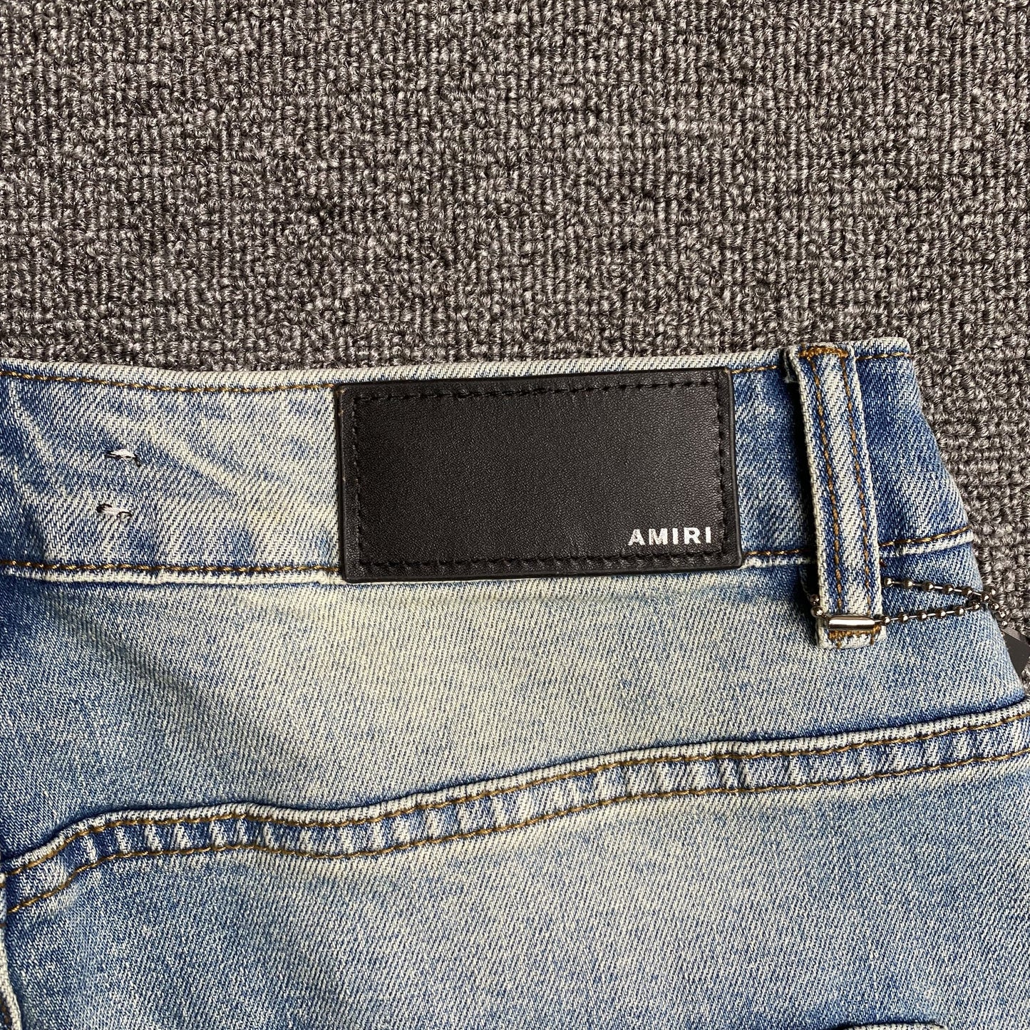 AMIRI VARSITY LOGO JEANS Status Shipping