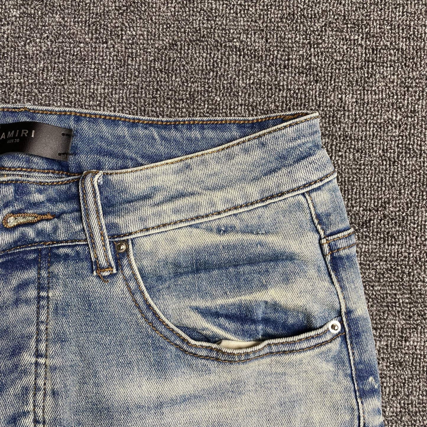 AMIRI VARSITY LOGO JEANS Status Shipping