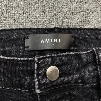 AMIRI VARSITY LOGO REPAIR JEANS Status Shipping