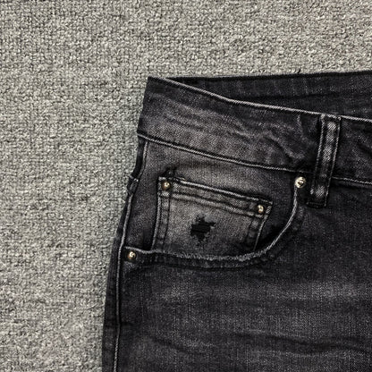 AMIRI VARSITY LOGO REPAIR JEANS Status Shipping