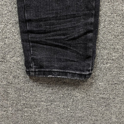 AMIRI VARSITY LOGO REPAIR JEANS Status Shipping