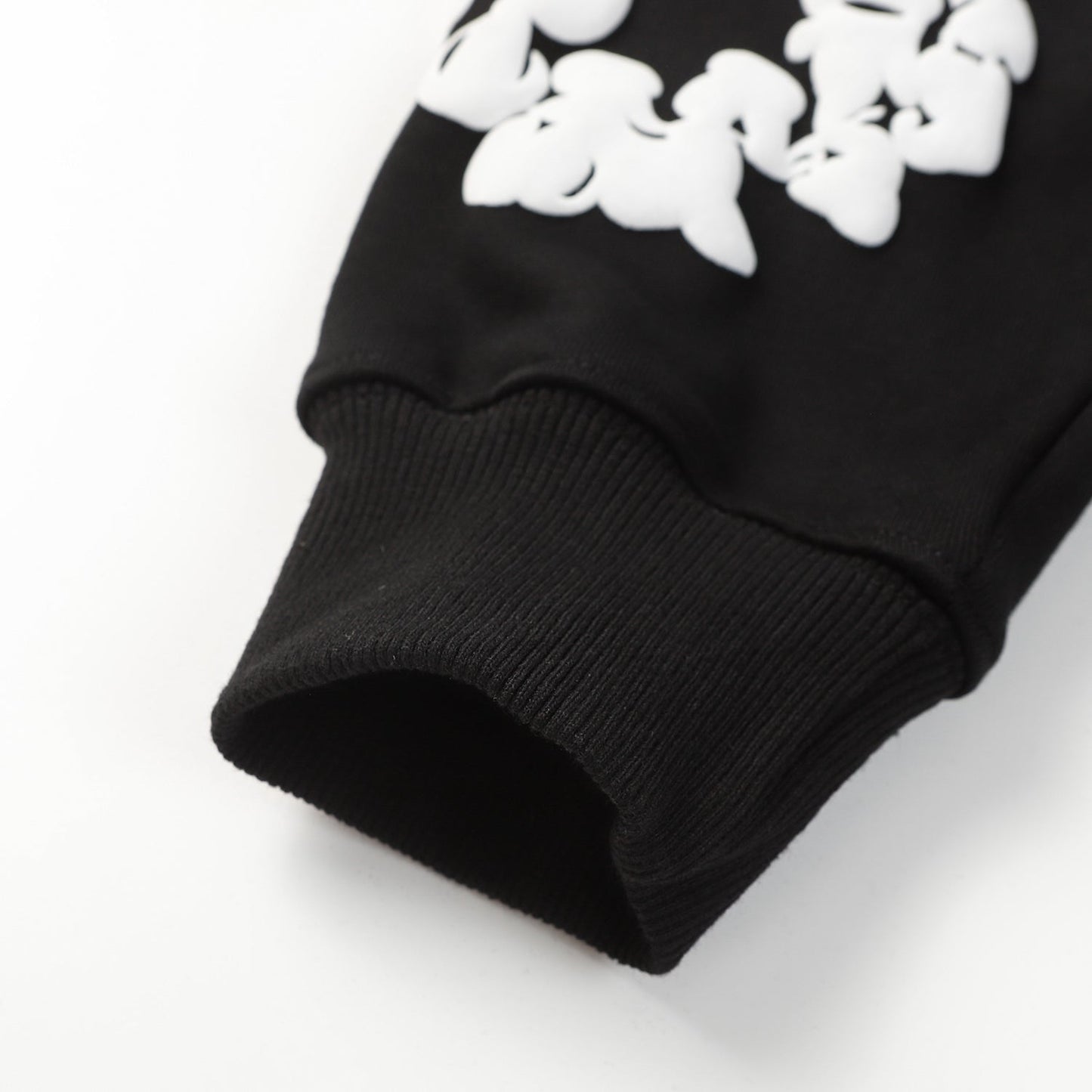 DENIM TEARS COTTON WREATH HOODIE BLACK Status Shipping