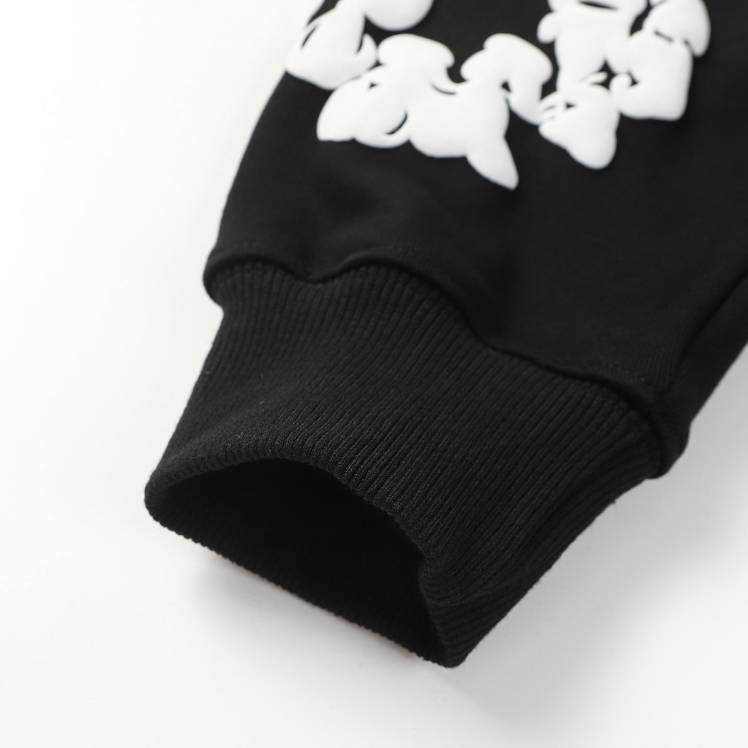 DENIM TEARS COTTON WREATH HOODIE BLACK Status Shipping