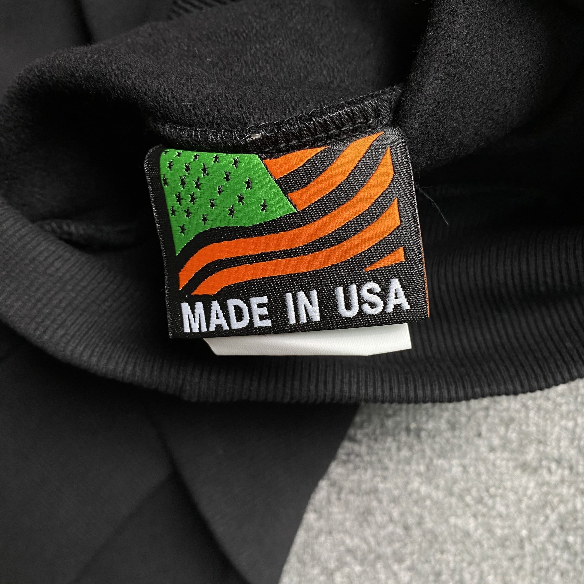 DENIM TEARS COTTON WREATH SHORTS MONOCHROME BLACK Status Shipping