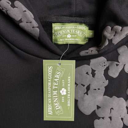 DENIM TEARS COTTON WREATH SHORTS MONOCHROME BLACK Status Shipping