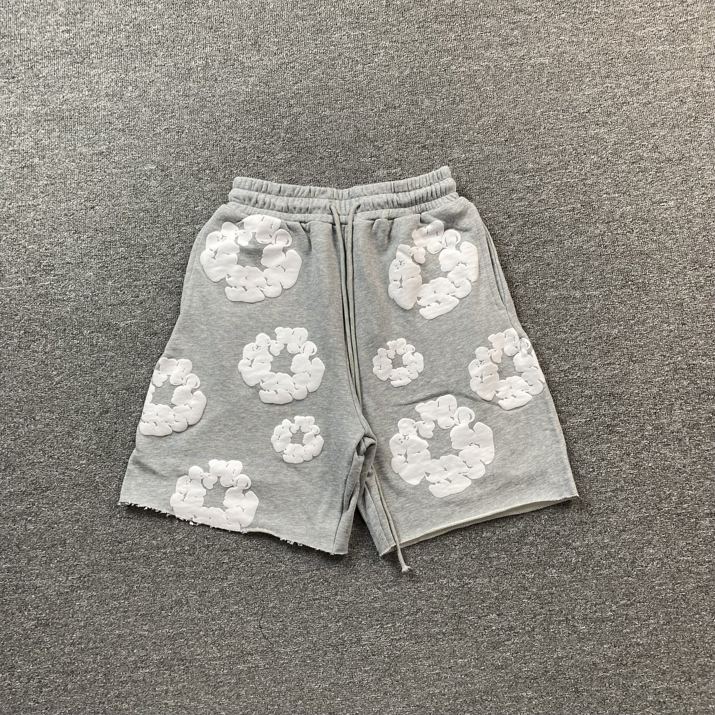 DENIM TEARS COTTON WREATH SHORTS GREY Status Shipping