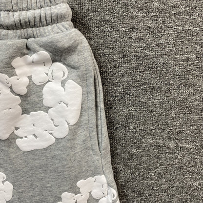 DENIM TEARS COTTON WREATH SHORTS GREY Status Shipping