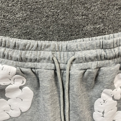 DENIM TEARS COTTON WREATH SHORTS GREY Status Shipping
