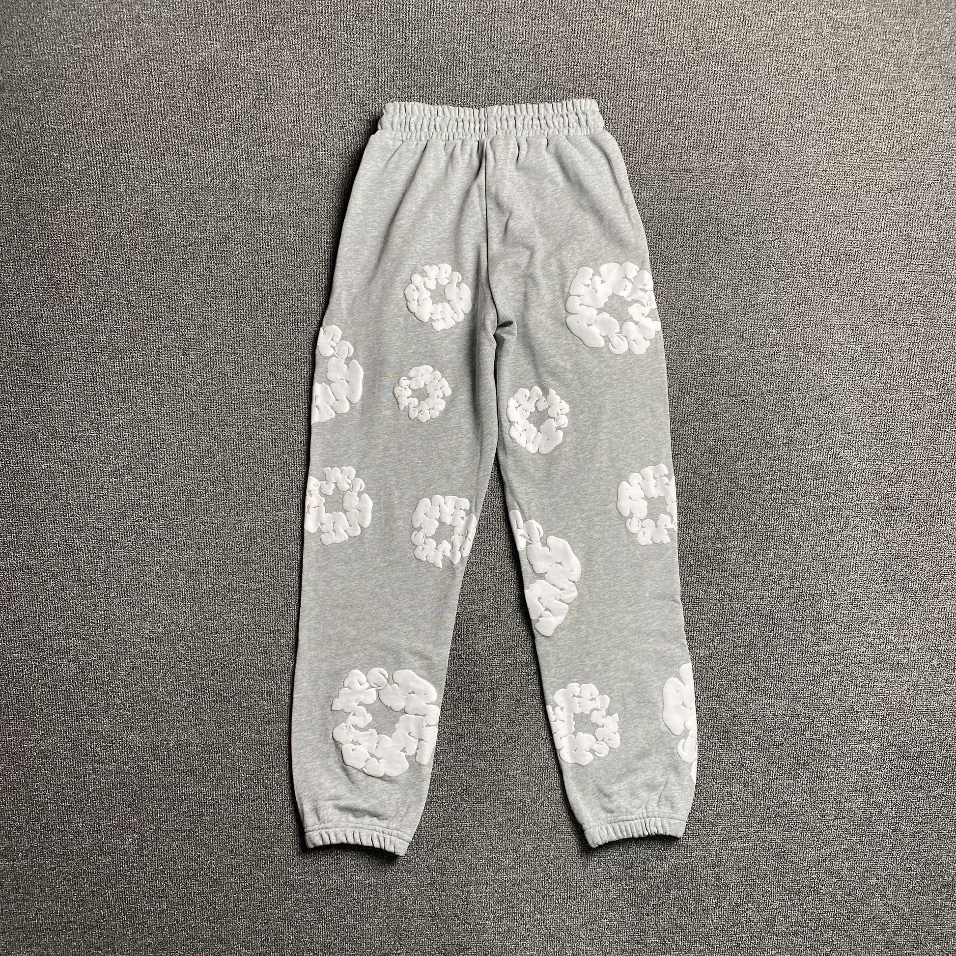 DENIM TEARS COTTON WREATH SWEATPANTS GREY Status Shipping