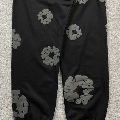 DENIM TEARS COTTON WREATH SWEATPANTS MONOCHROME BLACK Status Shipping