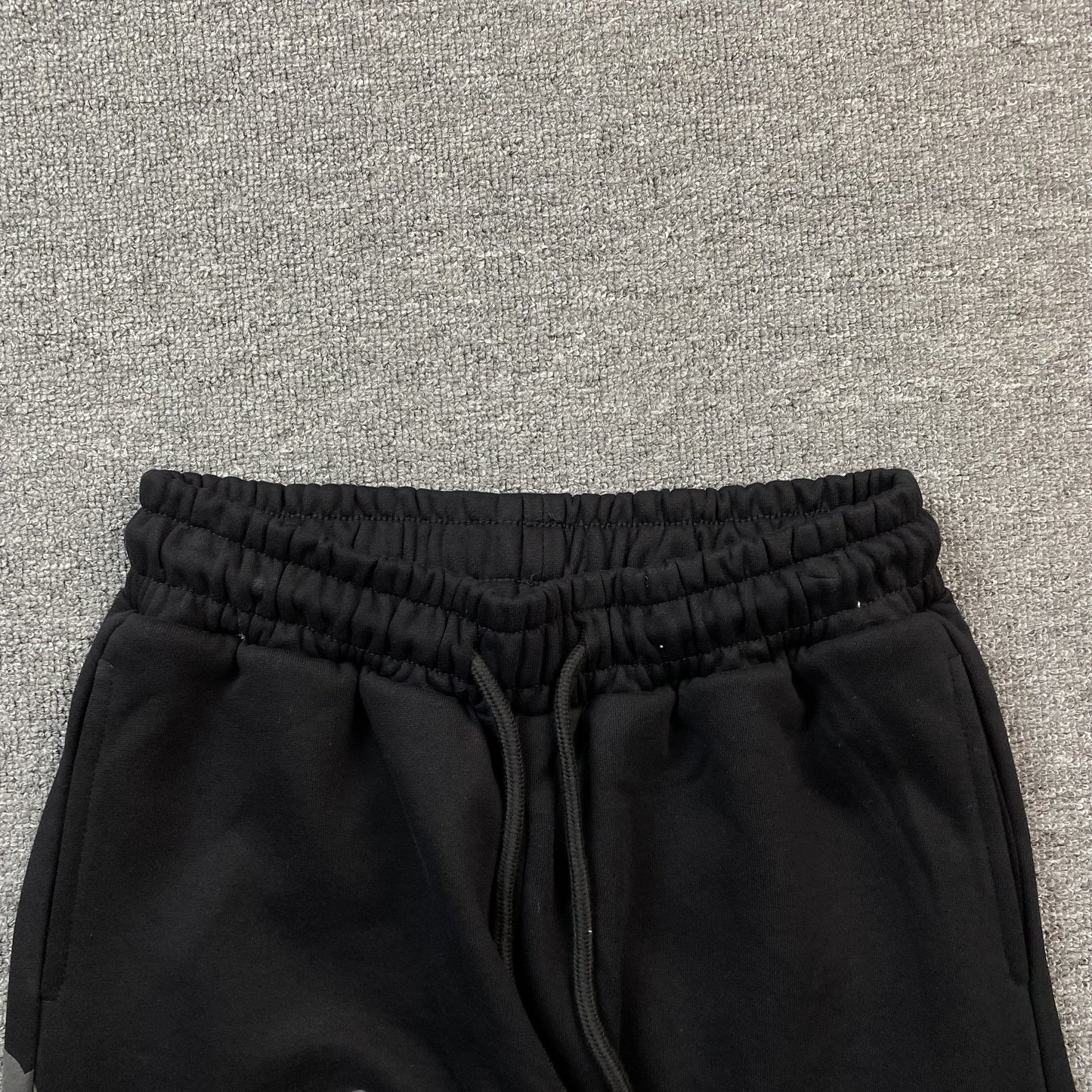 DENIM TEARS COTTON WREATH SWEATPANTS MONOCHROME BLACK Status Shipping