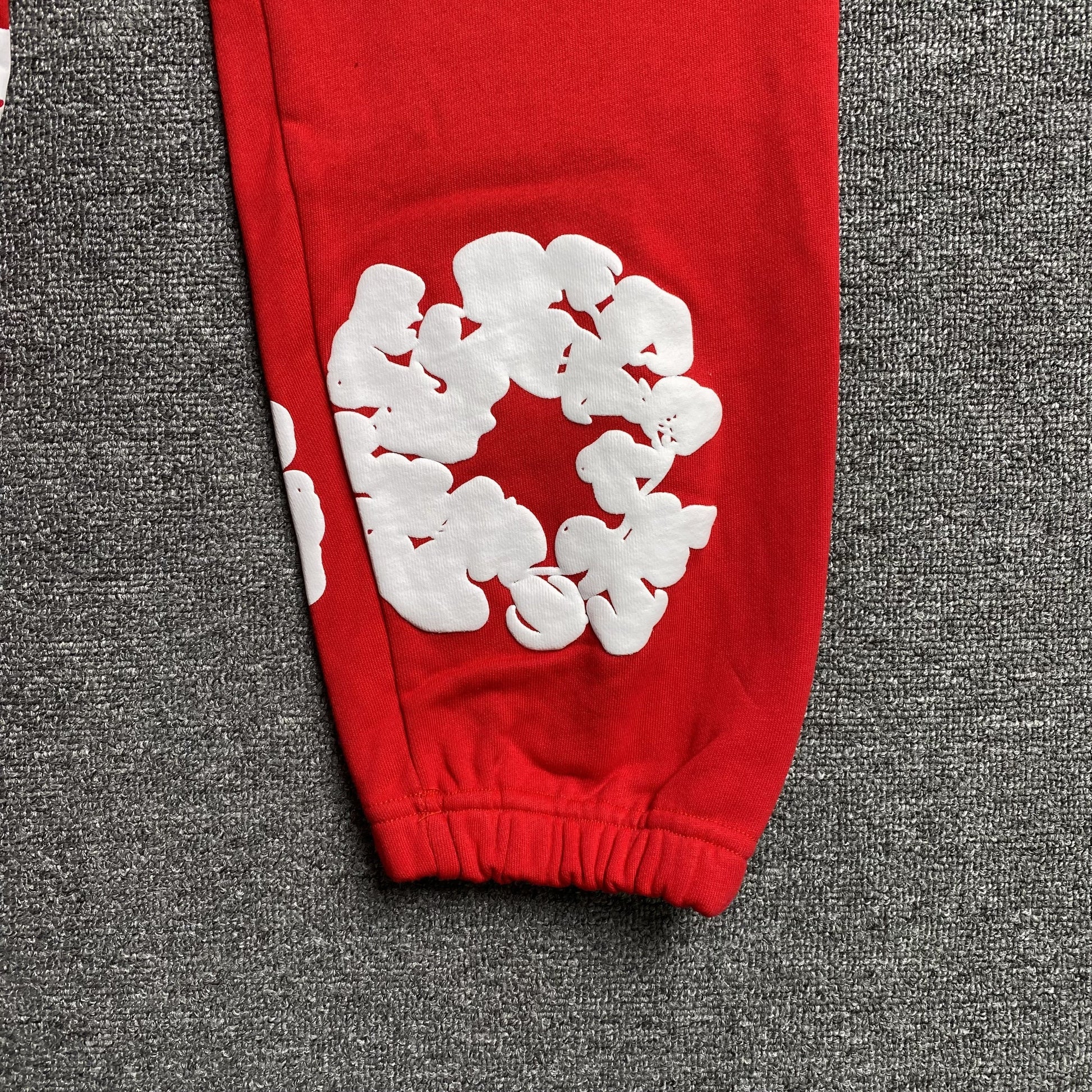 DENIM TEARS COTTON WREATH SWEATPANTS RED Status Shipping
