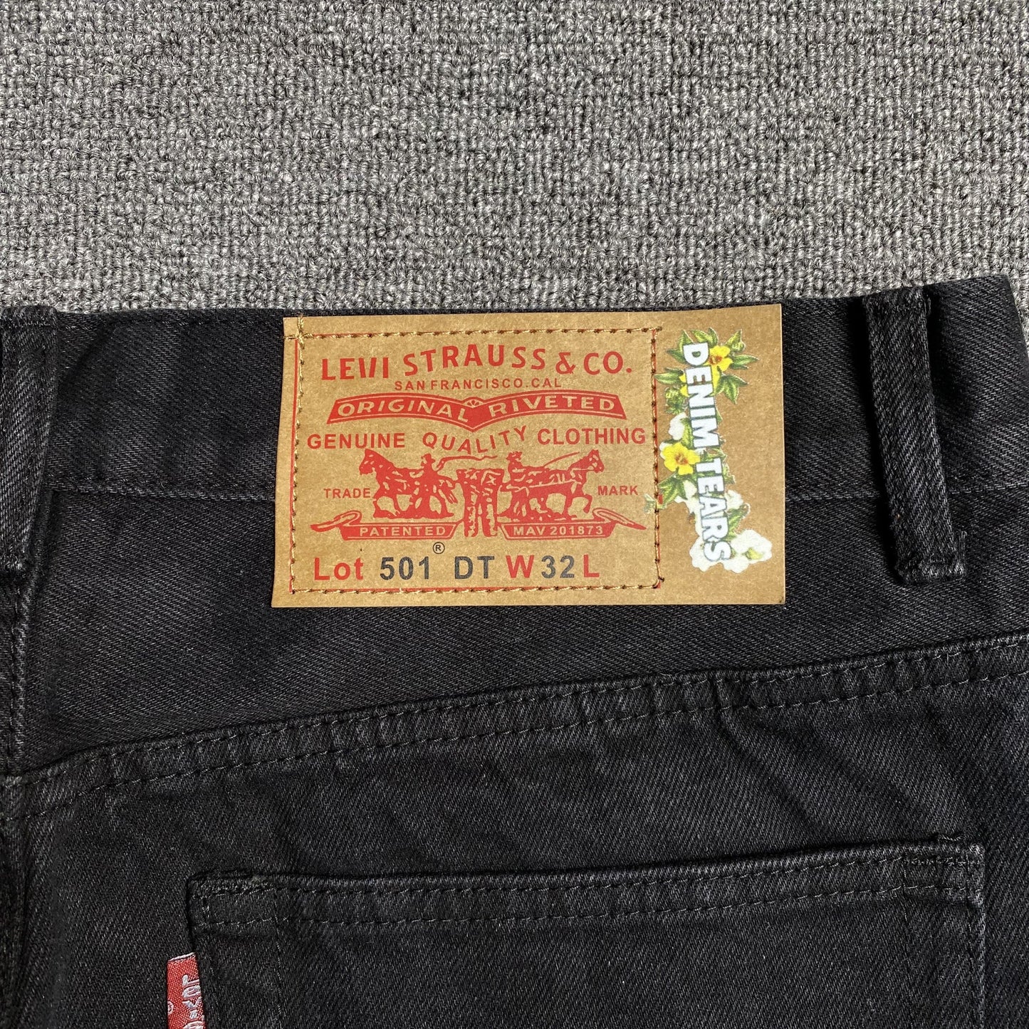 DENIM TEARS x LEVI'S COTTON WREATH JEANS BLACK Status Shipping