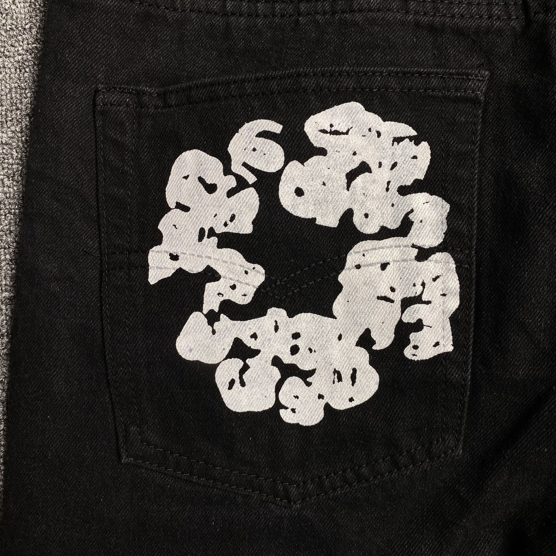 DENIM TEARS x LEVI'S COTTON WREATH JEANS BLACK Status Shipping