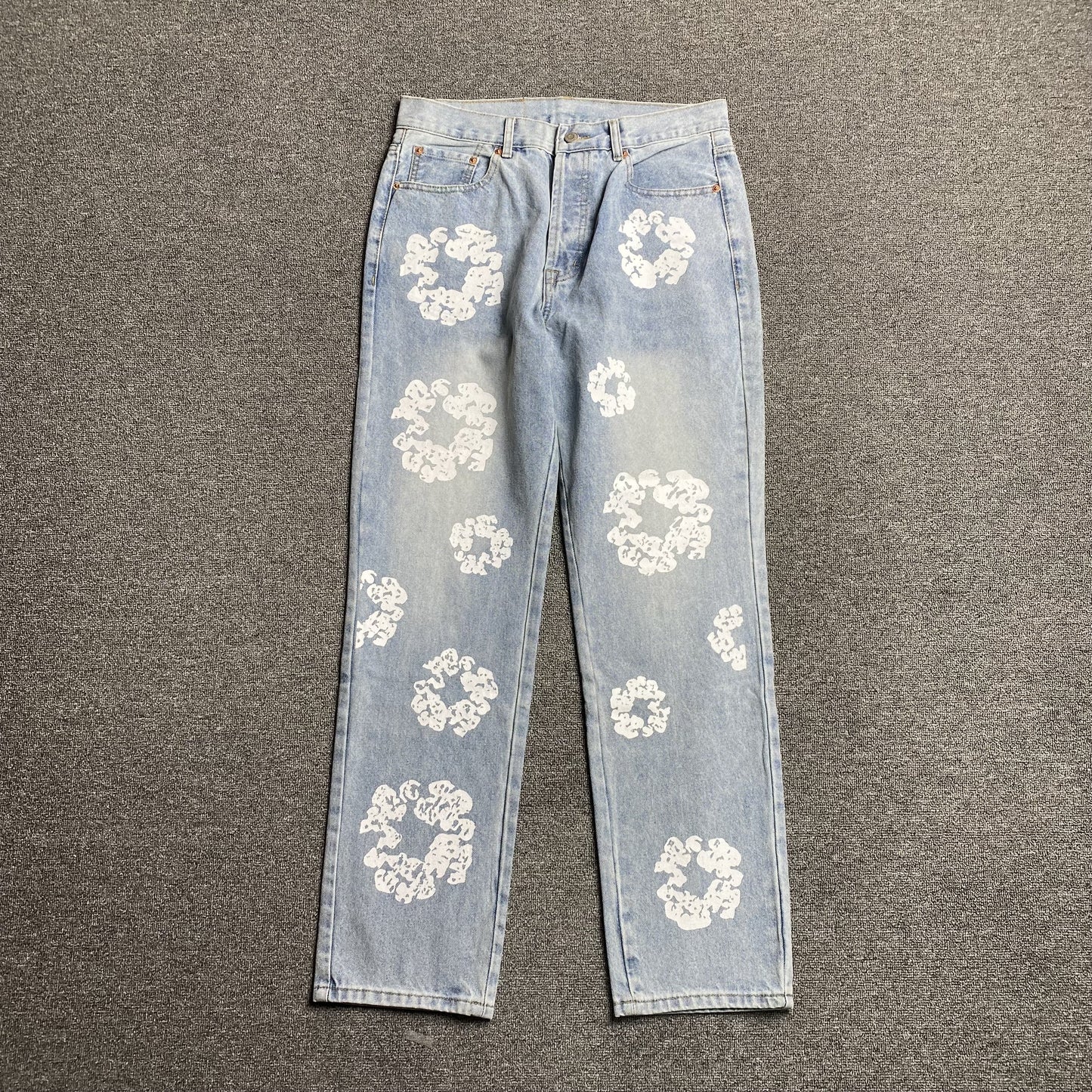 DENIM TEARS x LEVI'S COTTON WREATH JEANS LIGHT WASH Status Shipping