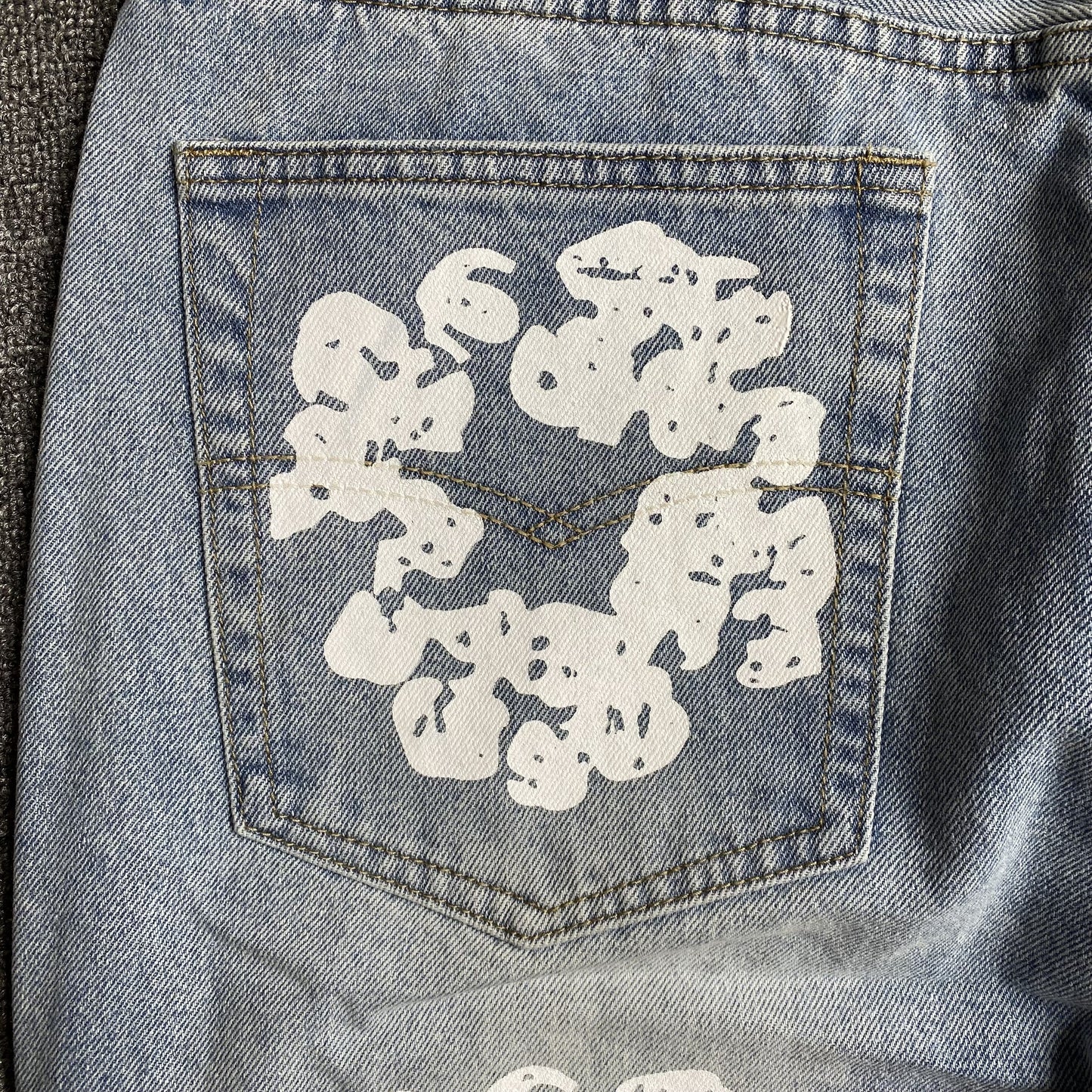 DENIM TEARS x LEVI'S COTTON WREATH JEANS LIGHT WASH Status Shipping