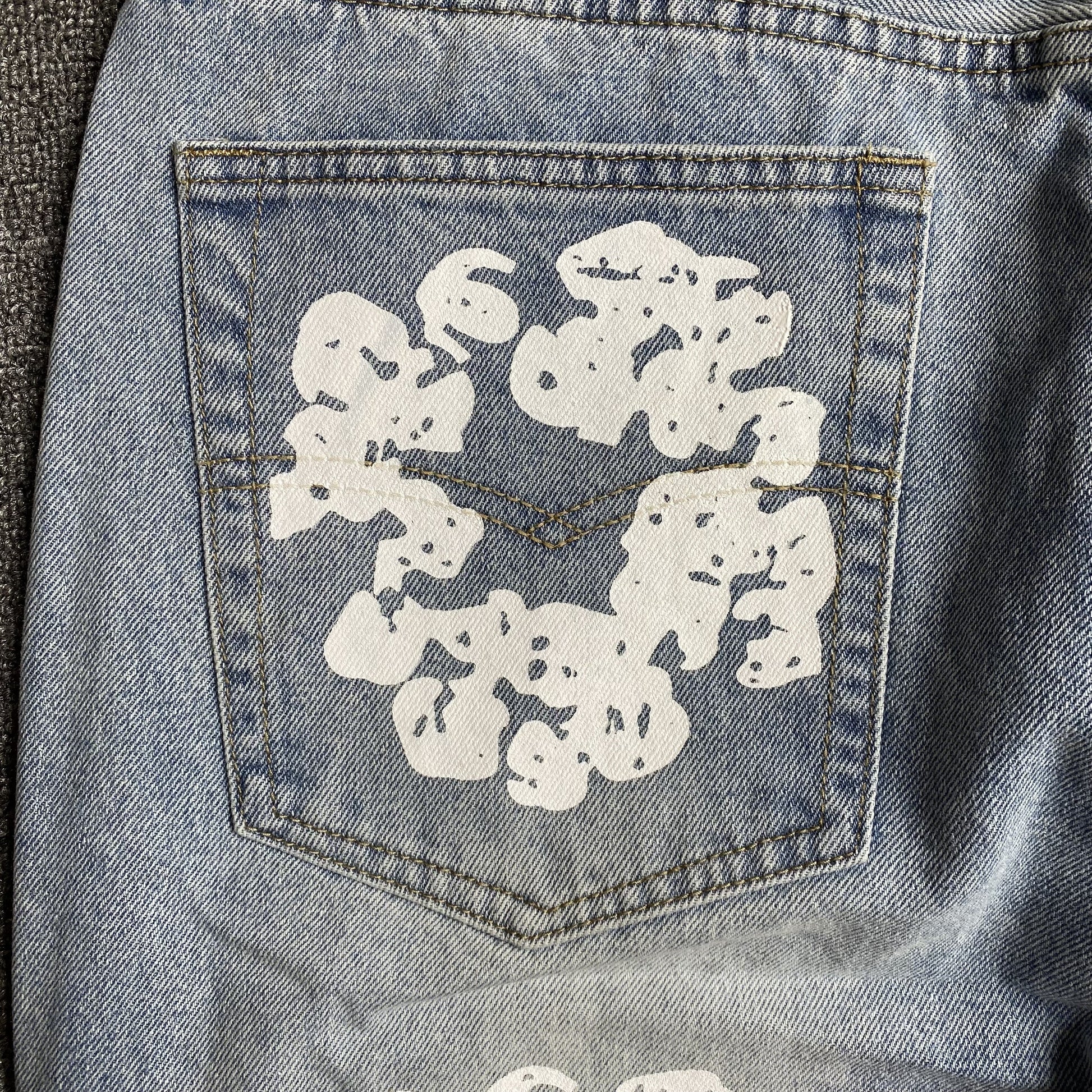 DENIM TEARS x LEVI'S COTTON WREATH JEANS LIGHT WASH Status Shipping