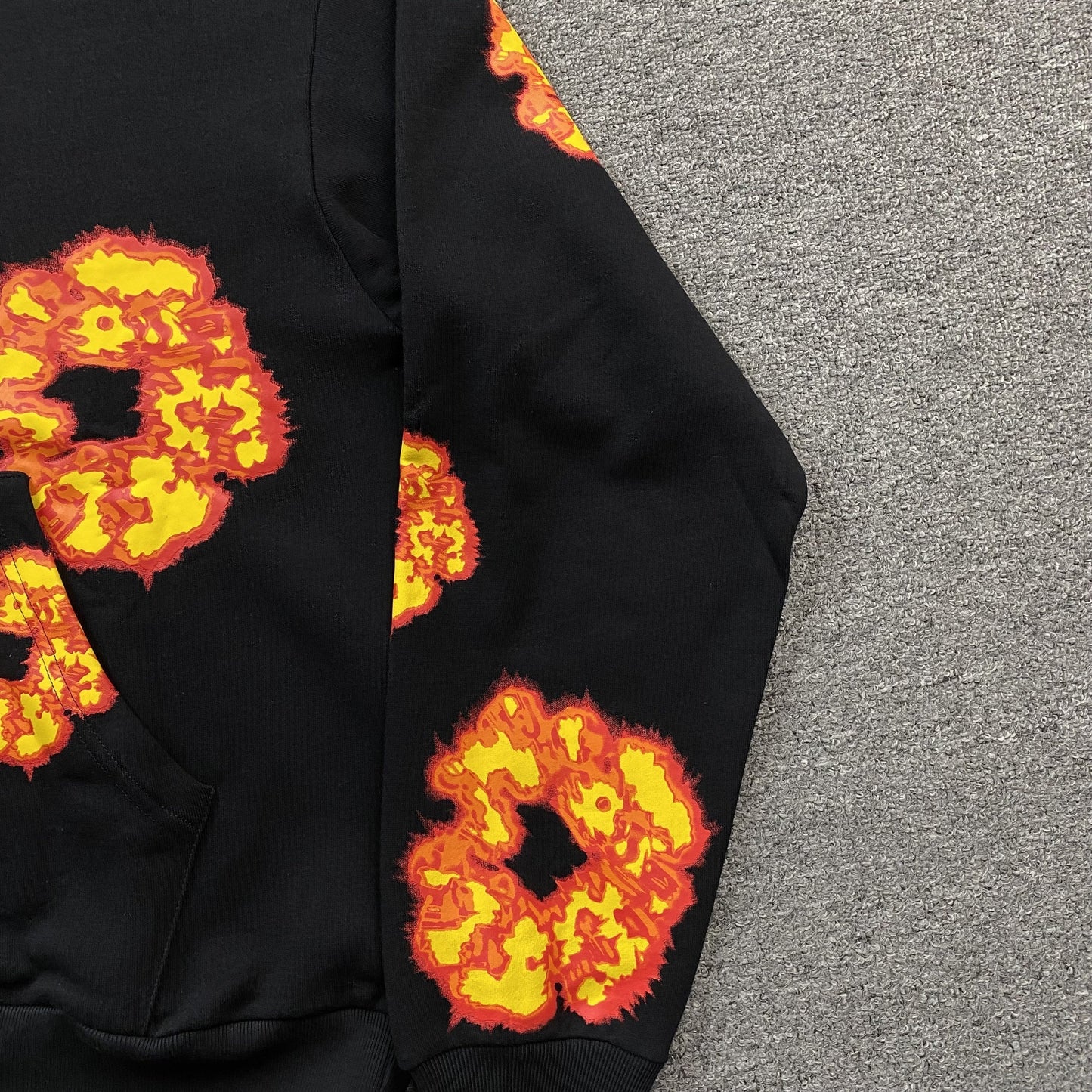 DENIM TEARS x OFFSET WREATH HOODIE BLACK Status Shipping