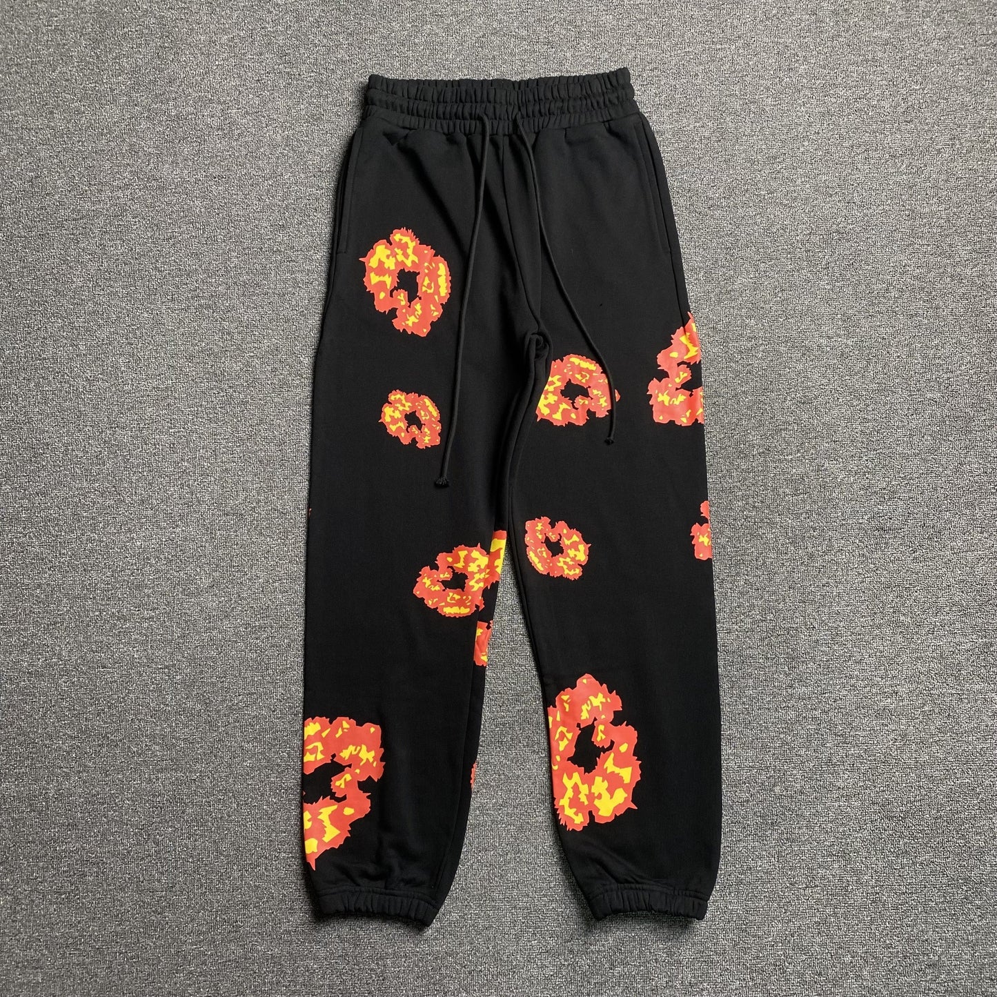 DENIM TEARS x OFFSET WREATH SWEATPANTS BLACK Status Shipping