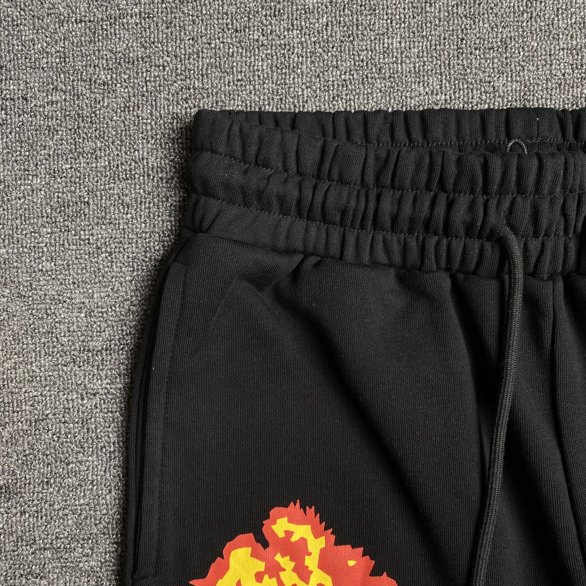 DENIM TEARS x OFFSET WREATH SWEATPANTS BLACK Status Shipping