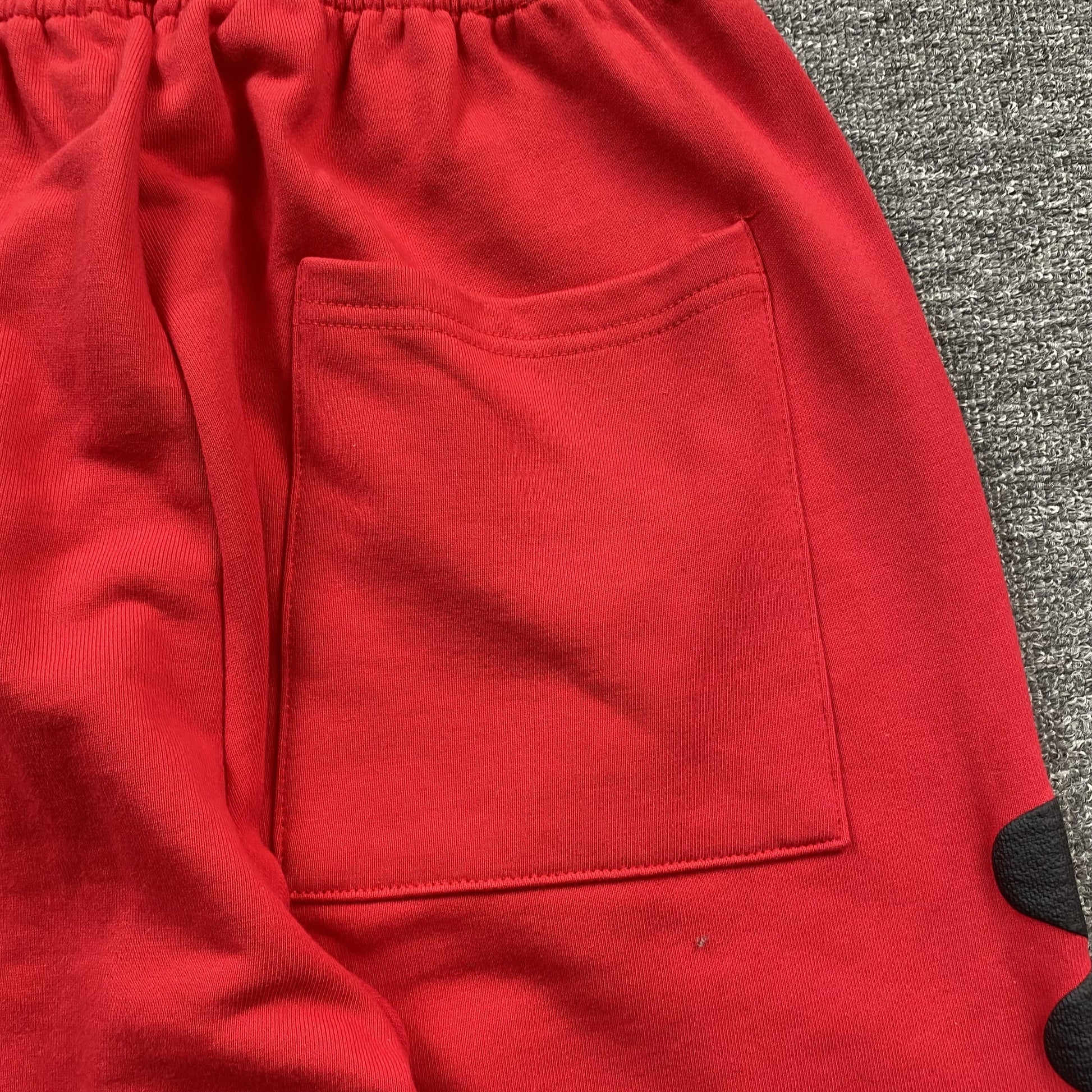 SP5DER BELUGA SWEATPANTS RED Status Shipping