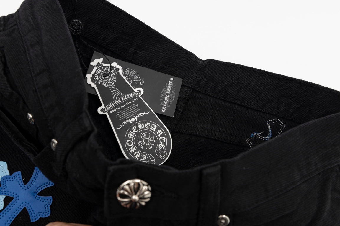 CHROME HEARTS MULTICOLOR CROSS PATCH JORTS BLACK Status Shipping