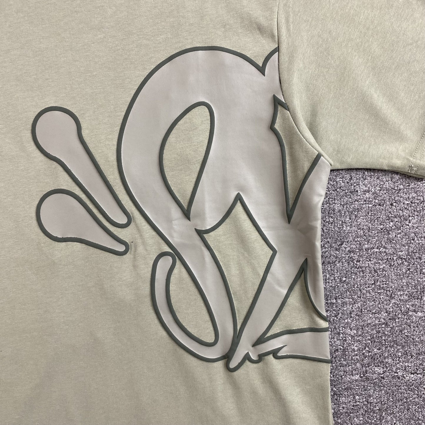 SYNA WORLD T-SHIRT SAGE Status Shipping