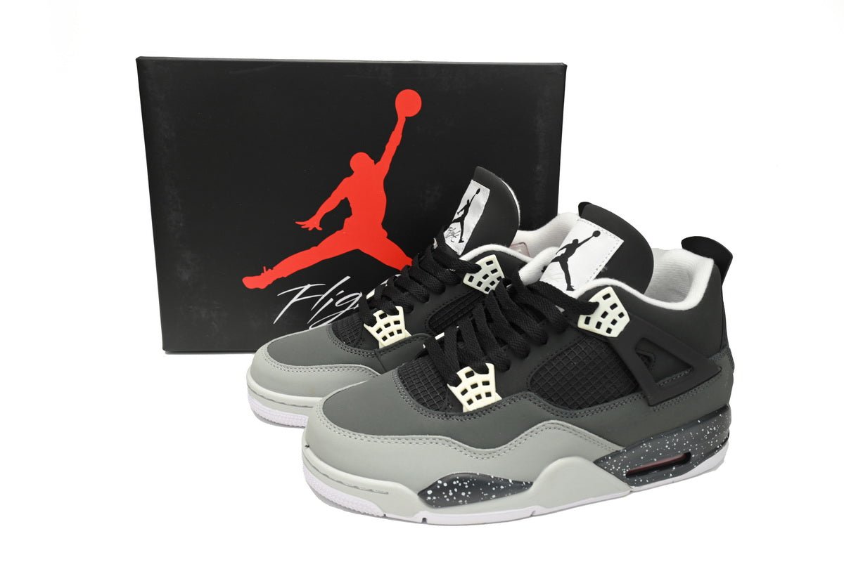Jordan 4 Retro “Fear Pack” Versili