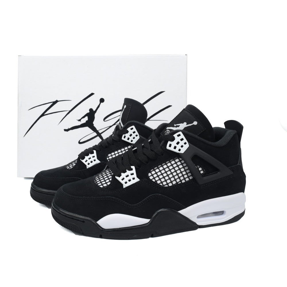 JORDAN 4 RETRO x WHITE THUNDER Versili