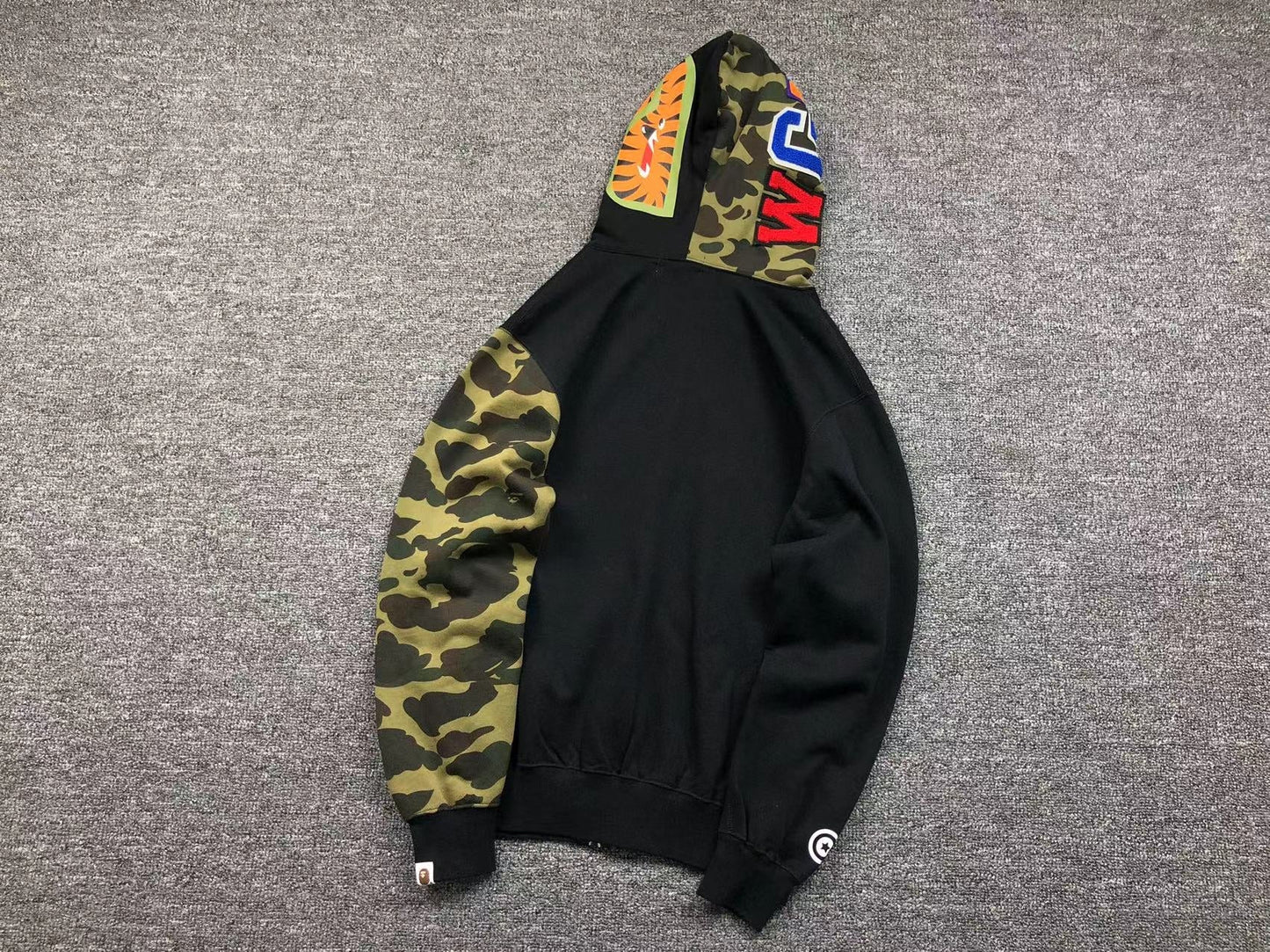 BAPE GREEN CAMO FULL ZIP HOODIE BLACK Status Shipping